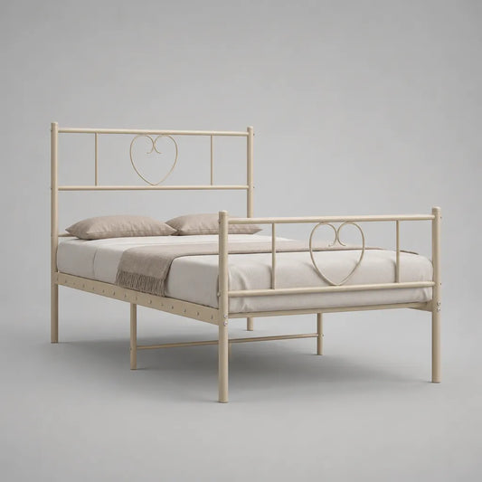 Metallbett mit Herzmotiv, Cremeweiß, Liegefläche 140 x 200 cm, Gesamtmaß 208 x 146 x 110 cm